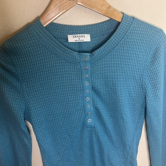 Zenana Snap Button Long Sleeve Henley Top Teal Blue Womens Size Small - Picture 4 of 8